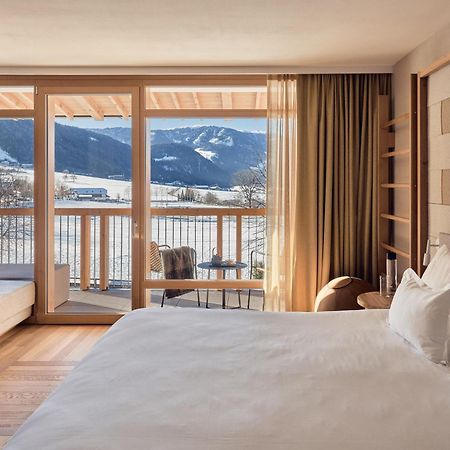 Falkensteiner Hotel Kronplatz - The Leading Hotels Of The World (Adults Only) Riscone Eksteriør billede Deluxe room