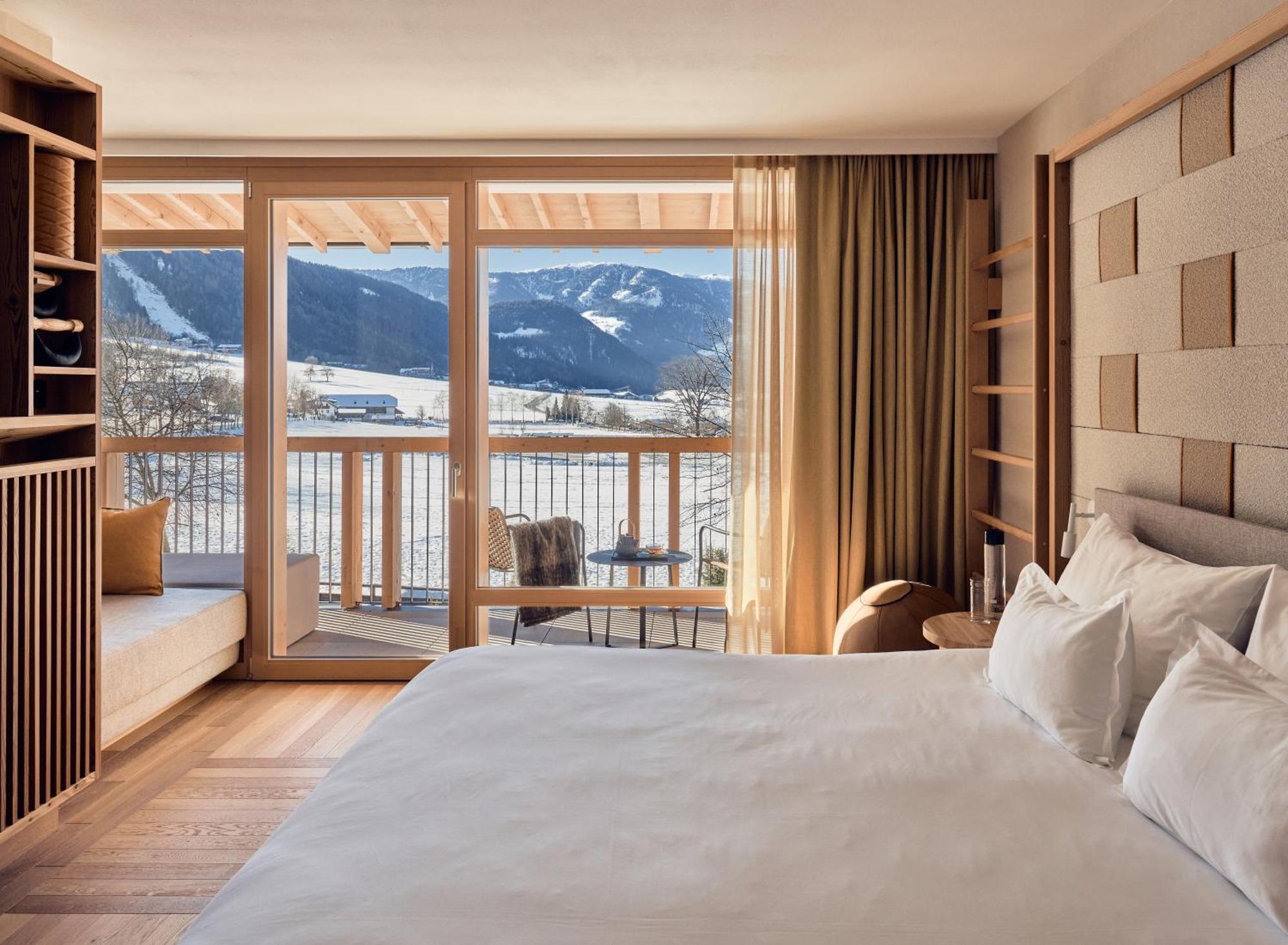 Falkensteiner Hotel Kronplatz - The Leading Hotels Of The World (Adults Only) Riscone Eksteriør billede Deluxe room